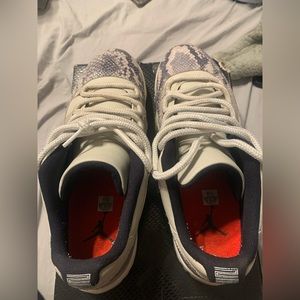 worn a couple times i don’t wear them anymore so i’m tryna get rid of them130obo